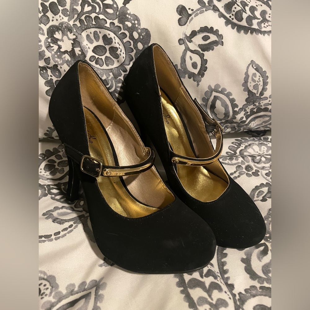 Classic Black Heels/ Pumps.